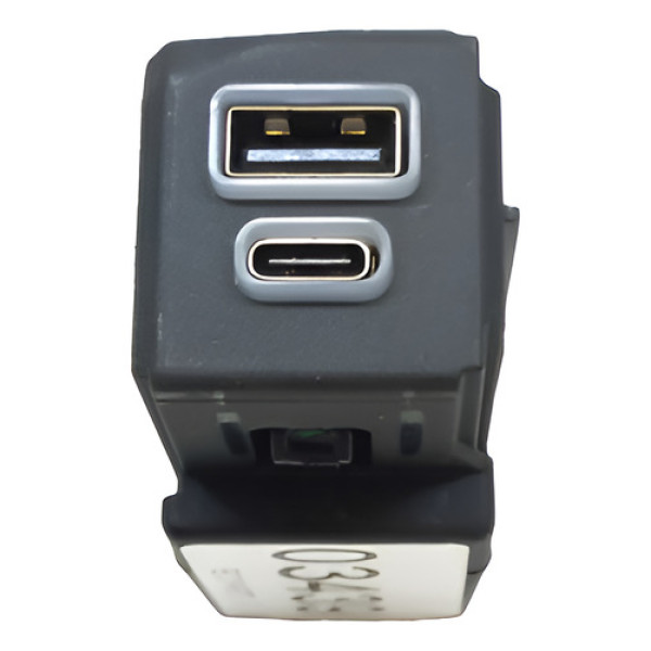 Tomada Entrada Usb E Usb-c Compass 2023  Preto